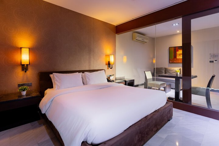 Room 35 of 66