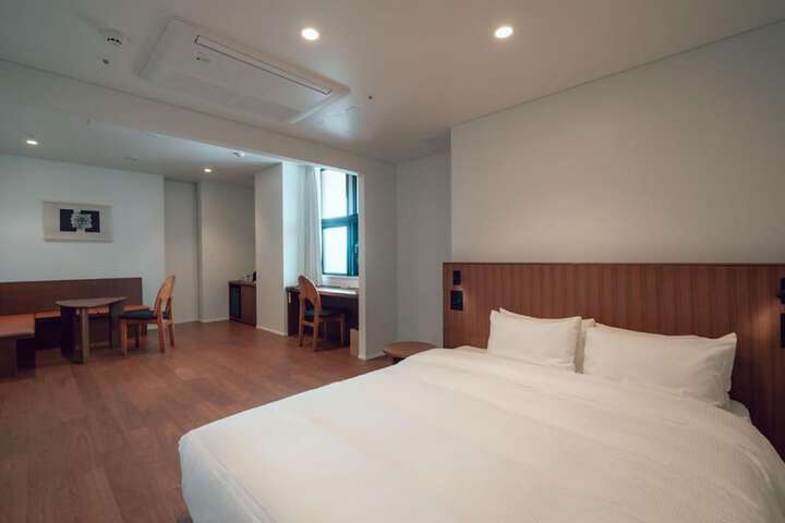 Room 15 of 117