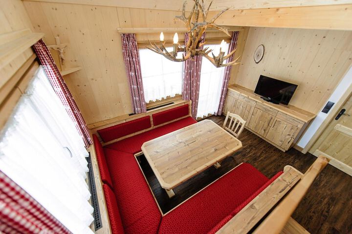Room 9 of 23