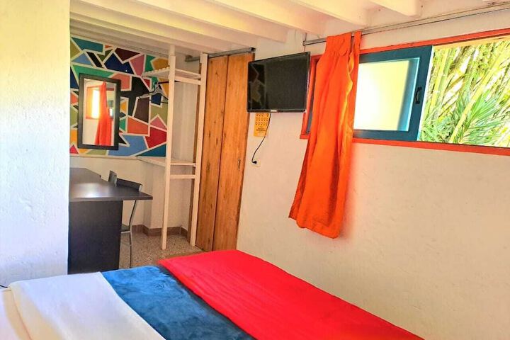 Room 18 of 139