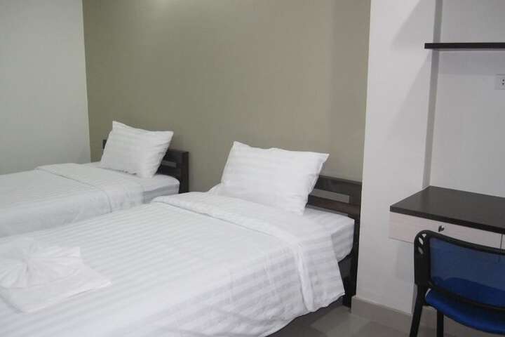 Room 8 of 14