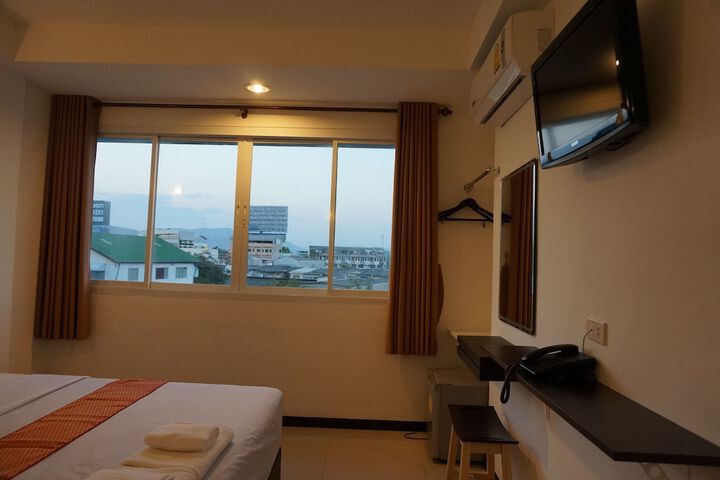 Room 7 of 62
