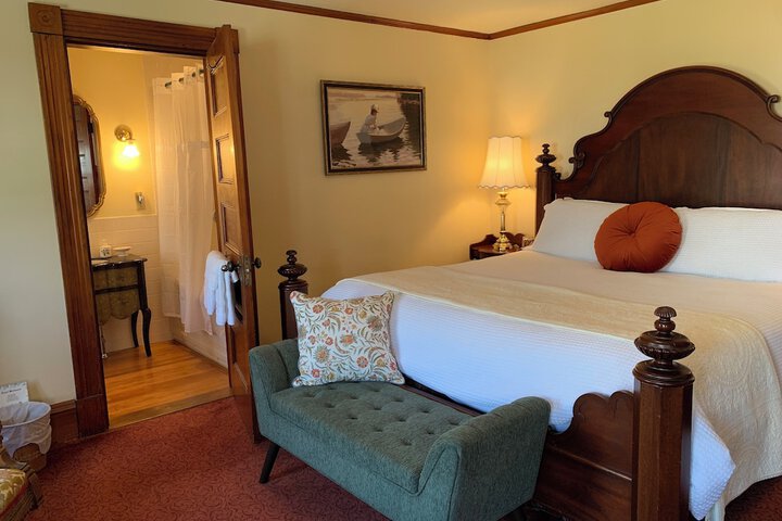 Room 10 of 14