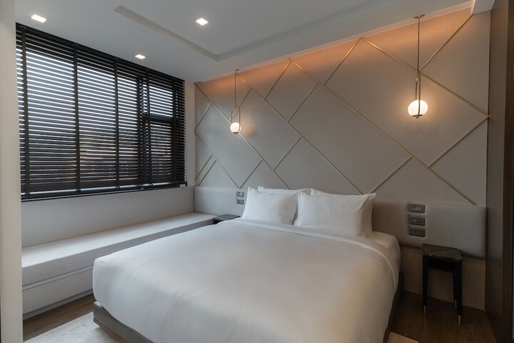Room 12 of 151