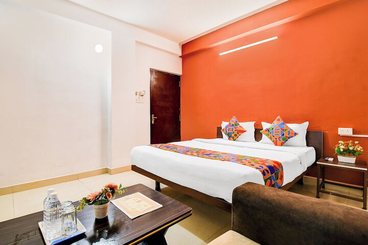 Room 18 of 29