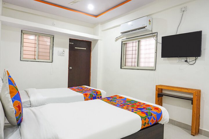 Room 21 of 34