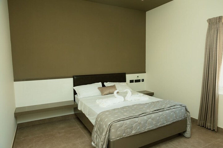 Room 3 of 19