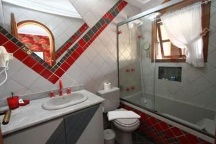 Room 2 of 27