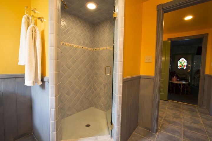 Bathroom shower