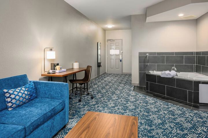 Room 14 of 84