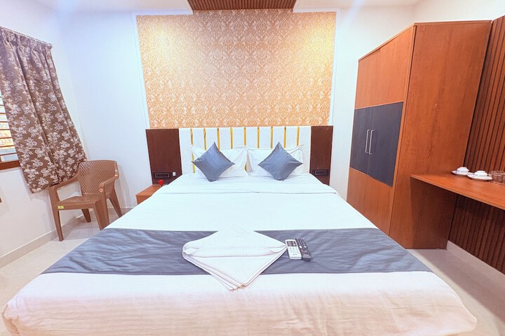 Room 9 of 27