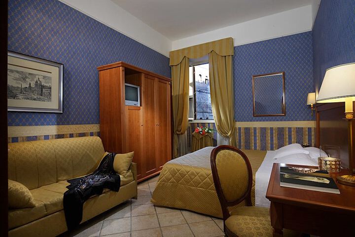 Room 15 of 39