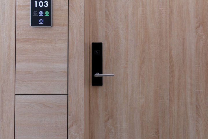 Room 25 of 103