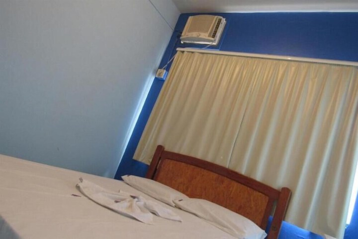 Room 8 of 30