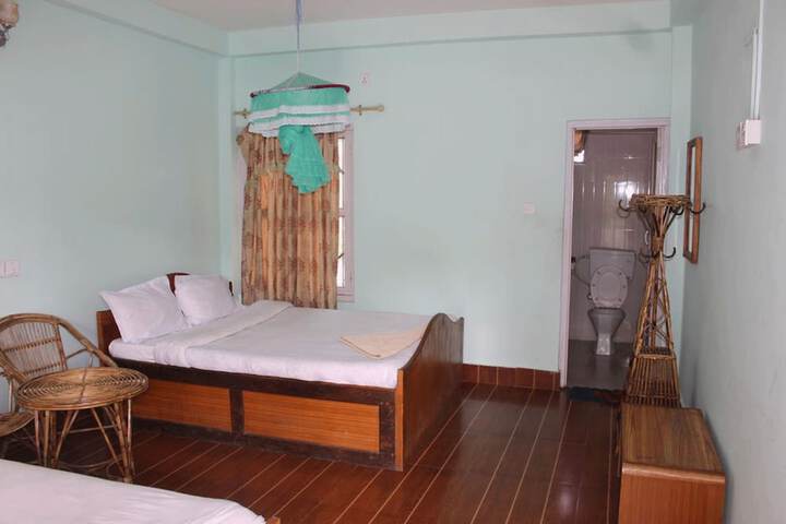 Room 9 of 28