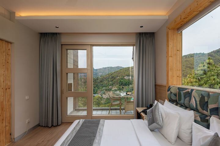 Room 10 of 38