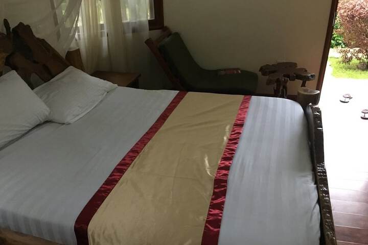 Room 4 of 39