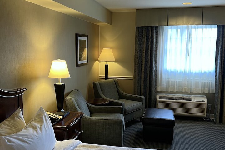 Room 16 of 36