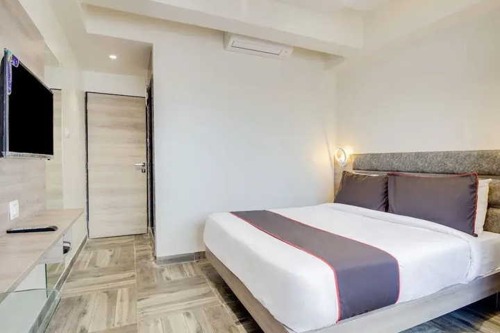 Room 7 of 14