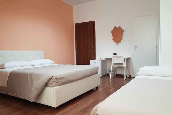 Room 26 of 33