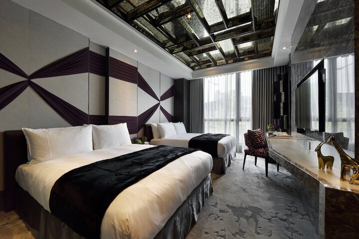 Room 10 of 109