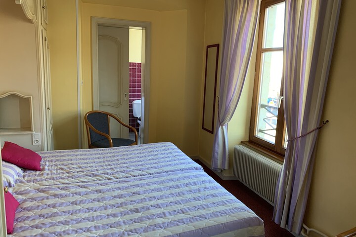 Room 8 of 31