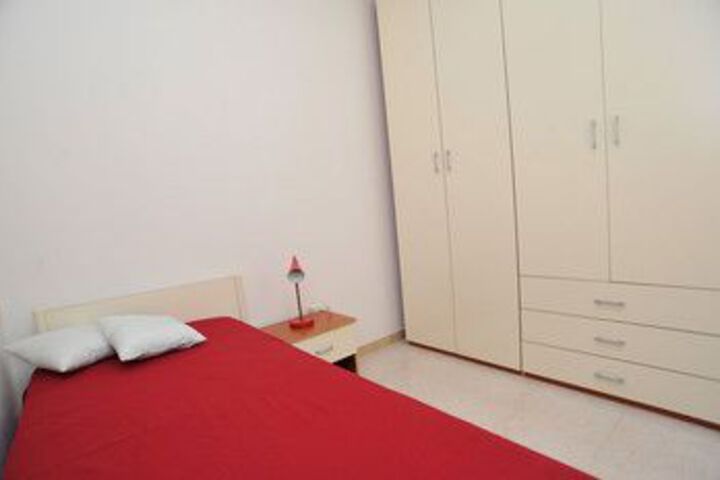 Room 16 of 30
