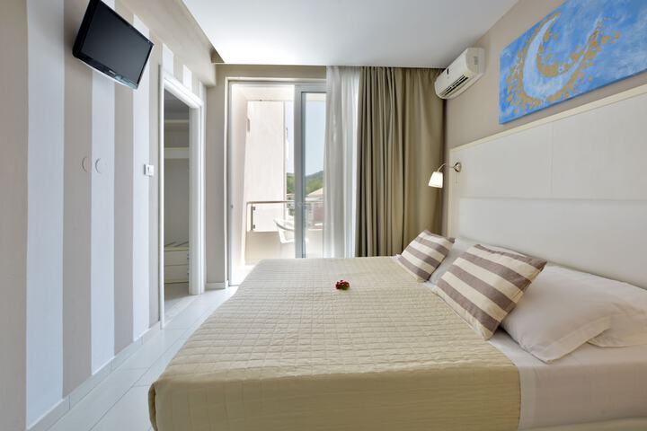 Room 40 of 108