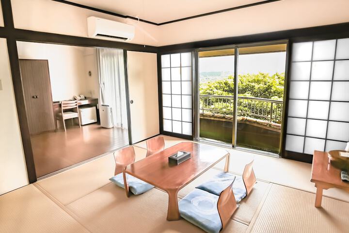 Room 4 of 113