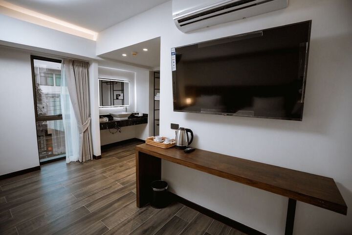 Room 28 of 52