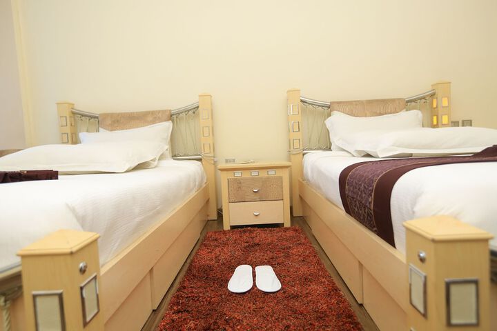 Room 11 of 24