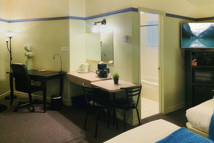 Room 8 of 35