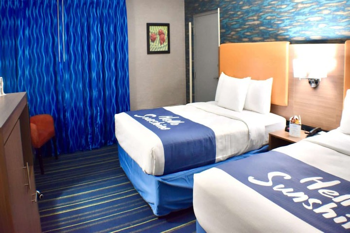 2 Queen Beds (4 of 8)
