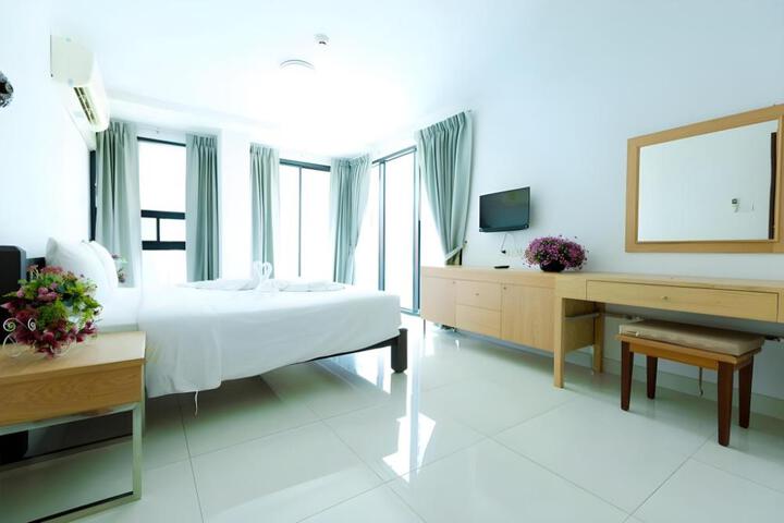 Photo 12