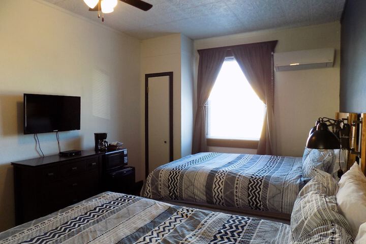 Room 27 of 63
