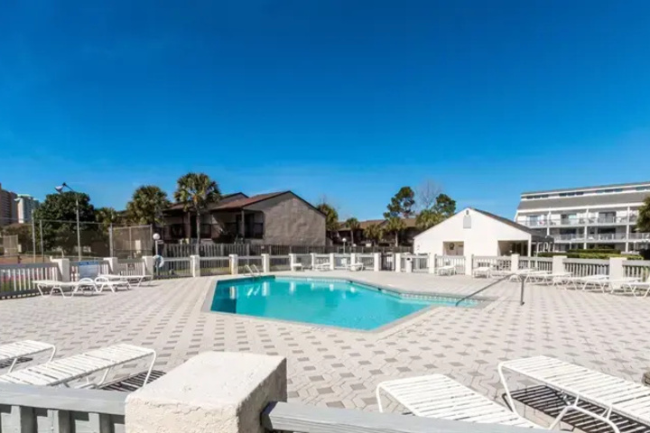 Pool 7 of 12
