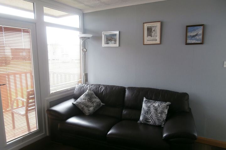Room 8 of 12