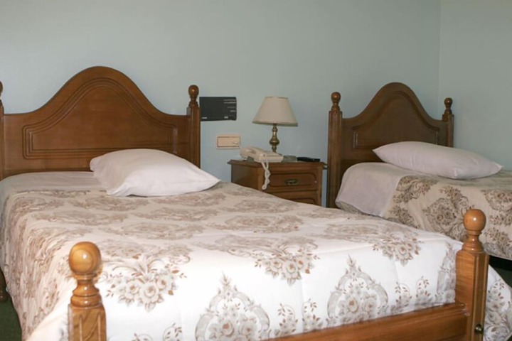 Room 16 of 32
