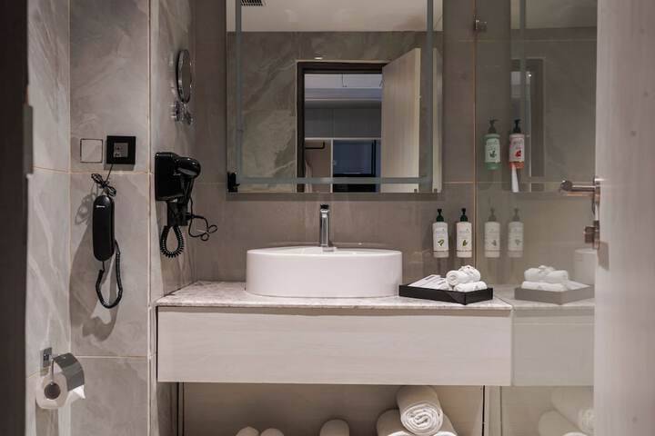 Room 29 of 47
