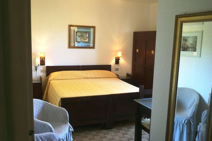 Room 8 of 51