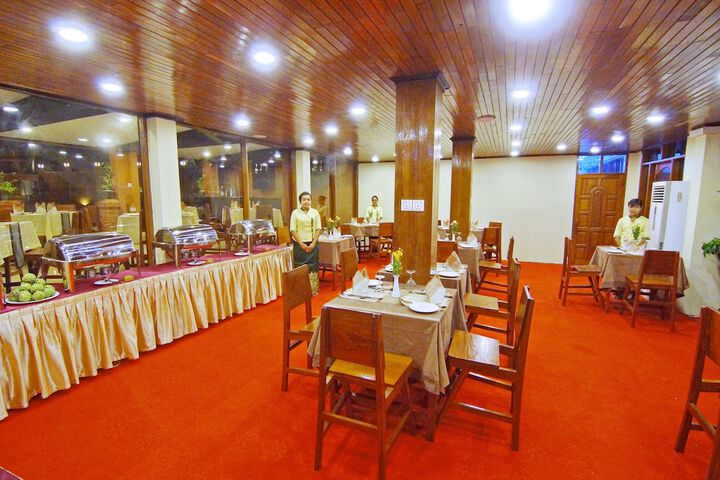 Dining 58 of 67