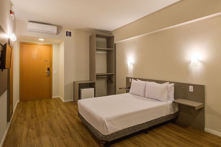 Room 19 of 40