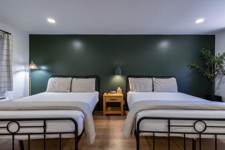 Room 11 of 21