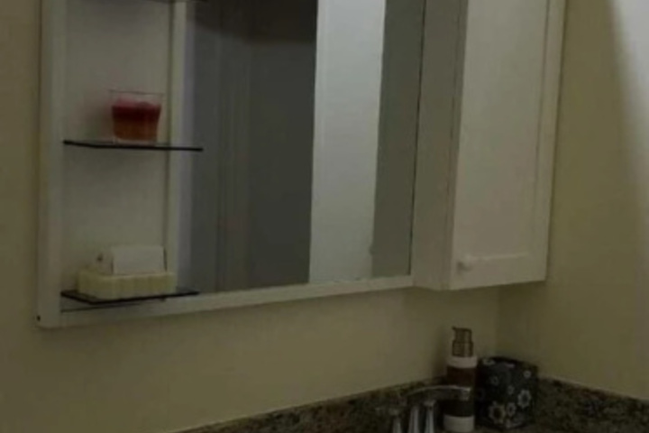 Room 8 of 18