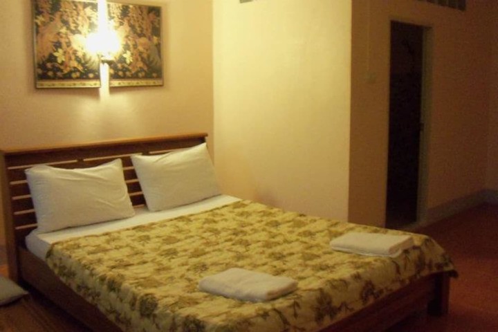 Room 4 of 26