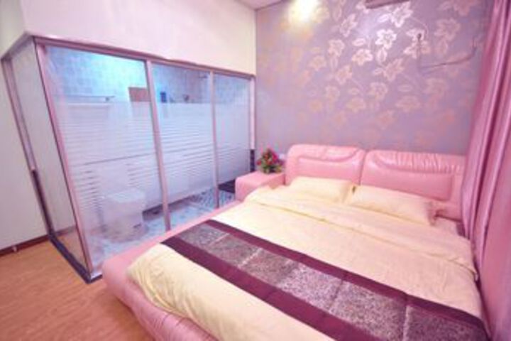 Room 19 of 25