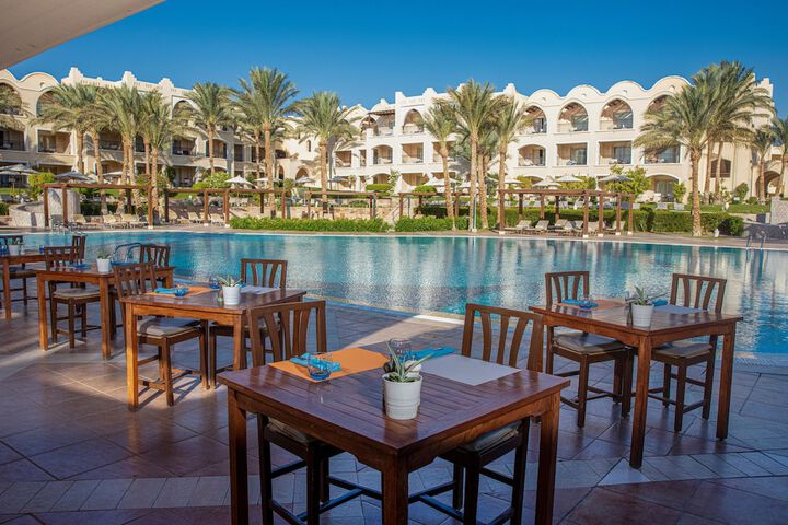 Pools & Facilities