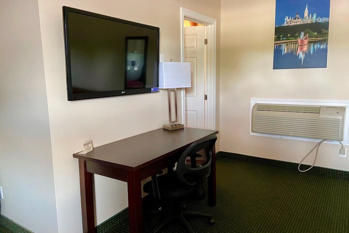 Room 16 of 34
