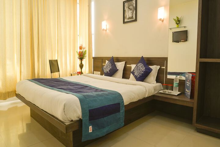 OYO 4437 Hotel Sai Sakha