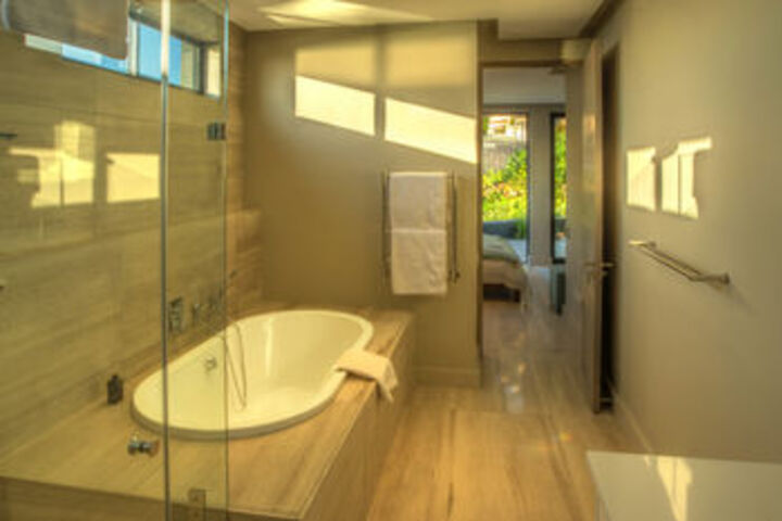 Room 10 of 74